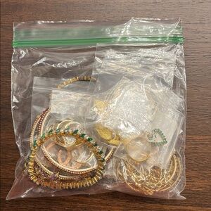 Gold jewelry lot